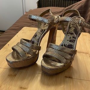 Gold faux snakeskin print 5” platform heels